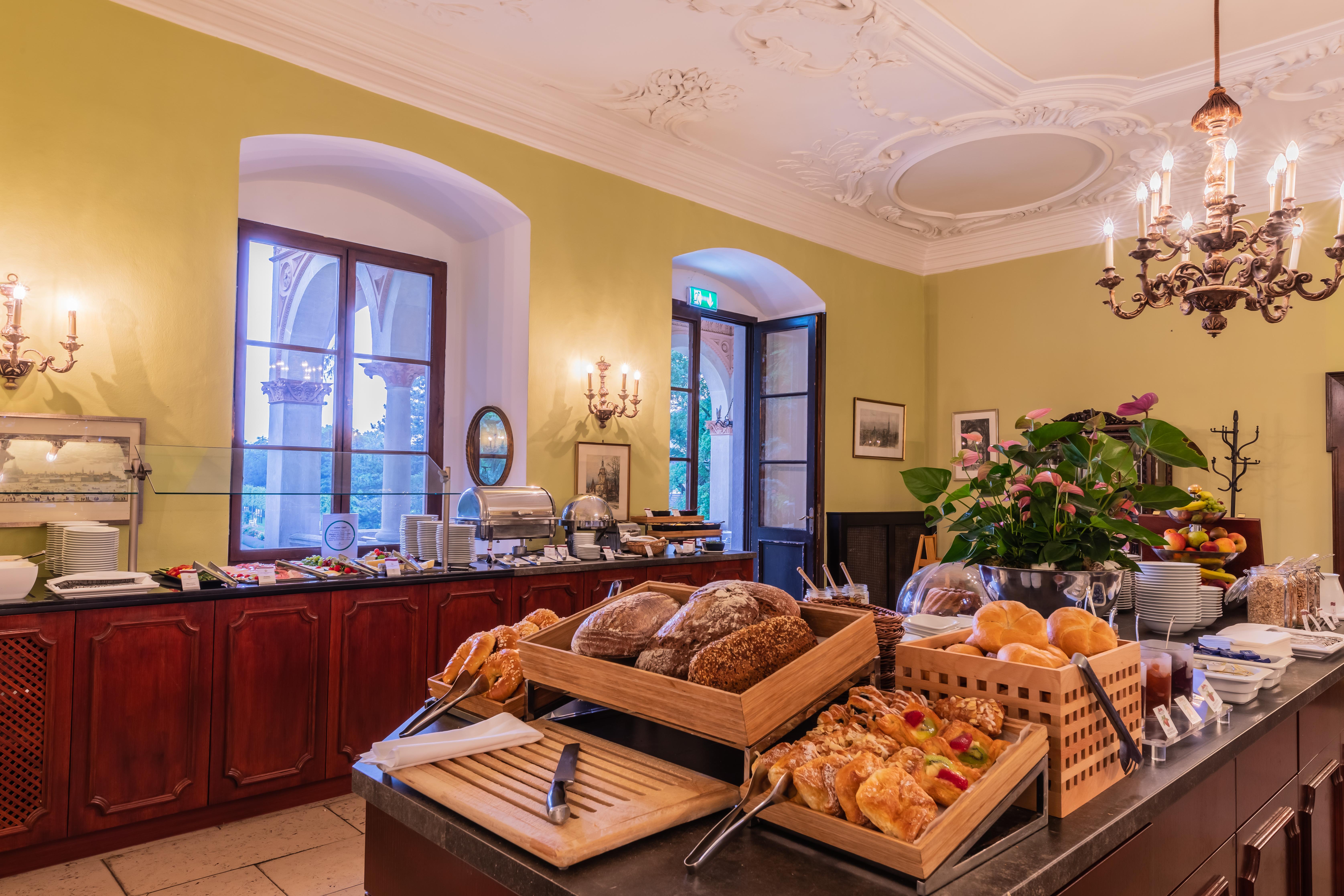 Schloss Weikersdorf Residenz and Spa Баден Экстерьер фото